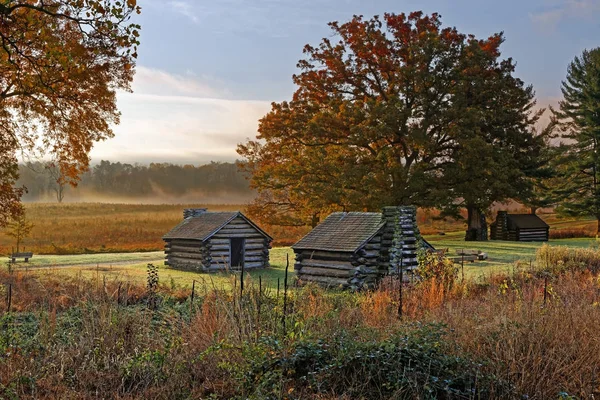 Misty Morning på Valley Forge nationella historiska Park — Stockfoto
