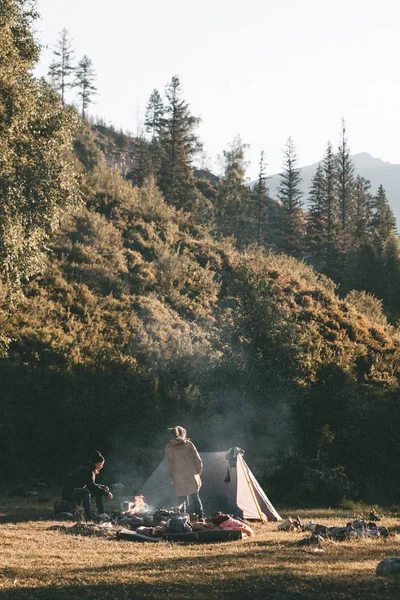 Läger Bergen — Stockfoto