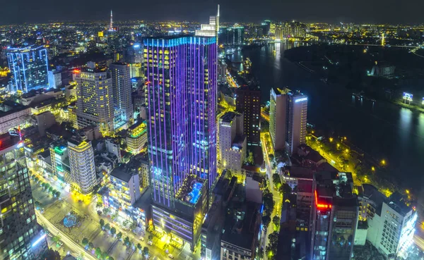 Luftaufnahme von bunten und lebendigen Stadtbild der Innenstadt — Stockfoto