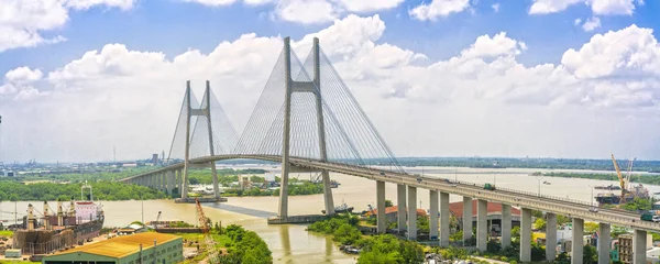 Widok z lotu ptaka w Phu My most wiszący — Zdjęcie stockowe