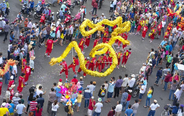 Dragon dance festival-az utcán — Stock Fotó