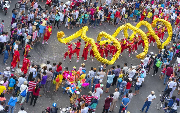 Festival de danza del dragón en la calle — Foto de Stock