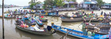 Pazar sabah yüzen kalabalık çiftçiler satınalma 