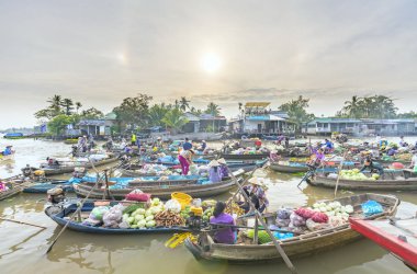 Pazar sabah yüzen kalabalık çiftçiler satınalma 