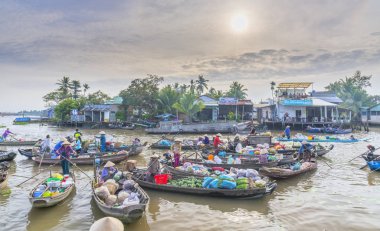 Pazar sabah yüzen kalabalık çiftçiler satınalma 