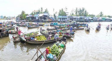 Pazar sabah yüzen kalabalık çiftçiler satınalma 