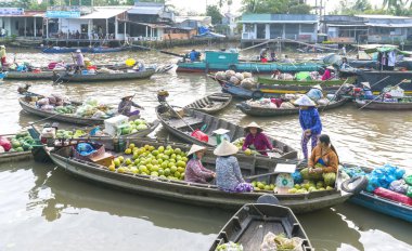 Pazar sabah yüzen kalabalık çiftçiler satınalma 