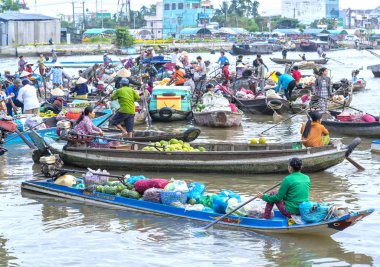 Pazar sabah yüzen kalabalık çiftçiler satınalma 