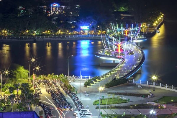 宁侨码头在晚上变化随着时间的推移显示在湄公河三角洲的经济发展 — 图库照片