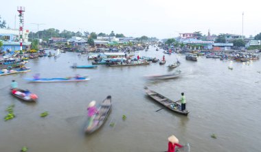 Pazar sabah yüzen kalabalık çiftçiler satınalma