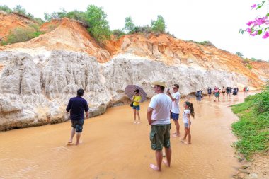 Ekoturizm bahar bahar gününde turist ziyaret