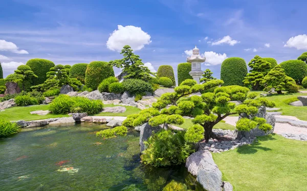 Beautiful garden in the ecotourism is designed in harmony — Stock Photo, Image