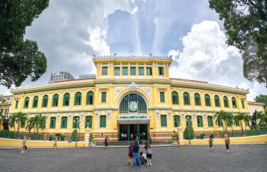 Dış Saigon Merkez postane mimari turist ziyaret. 