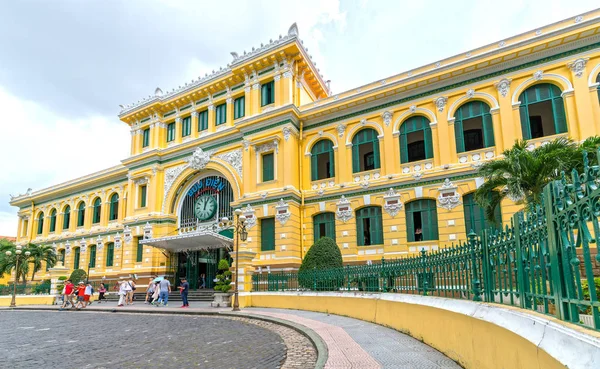 Dış Saigon Merkez postane mimari turist ziyaret. 
