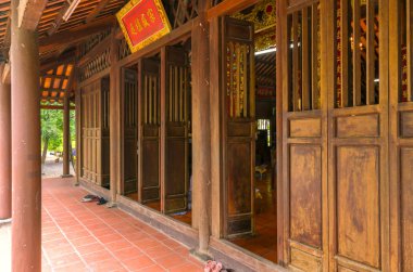 Mimari manastırın kapısı gizli kapı yapısı ile