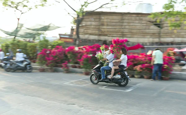 Miasta Chi Minh Wietnam Lutego 2018 Wietnamski Człowieka Doprowadza Jego — Zdjęcie stockowe