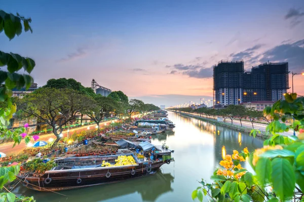 Chi Minh Staden Vietnam Februari 2018 Solnedgång Båtbrygga Blomstermarknaden Längs — Stockfoto
