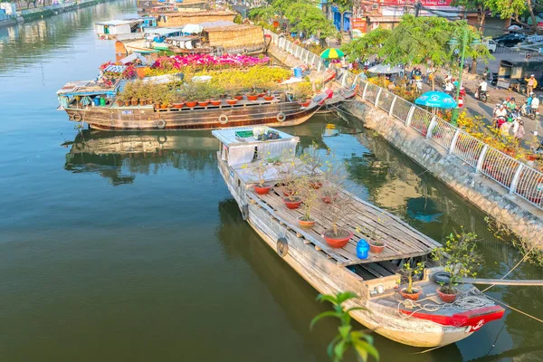 Chi Minh Staden Vietnam Februari 2018 Båtliv Längs Kanalen Med — Stockfoto
