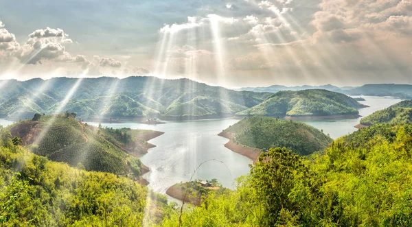 Dung Lake Morning Sun Rays Top Mountain Shines Fog Lake — Stock Photo, Image