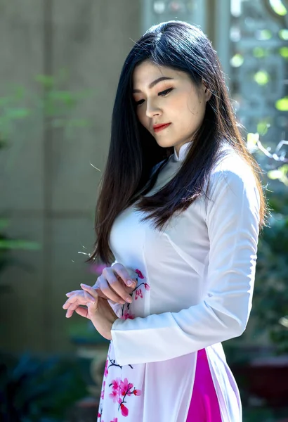 Chi Minh Ville Vietnam Décembre 2019 Fille Vietnamienne Robe Longue — Photo