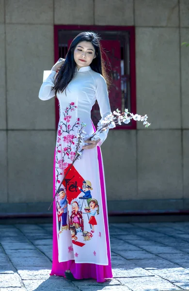 Chi Minh City Vietnam Dezember 2019 Vietnamesisches Mädchen Traditioneller Langer — Stockfoto