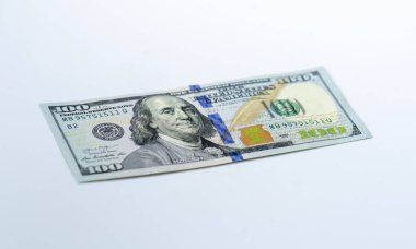 Kullanıcı 100 dolar banknotlar izole beyaz arka plan, ABD para para para birimi (Usa), Usd Dolar Bankası not yığın, İş ve finans konsepti.