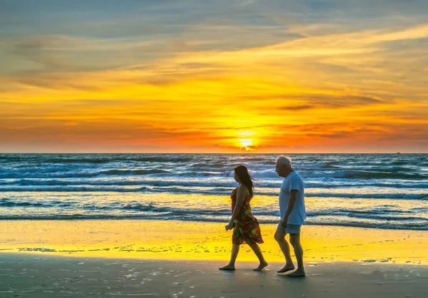 Mui Vietnam March 4Th 2020 Silhouette Foreign Tourist Couple Happily — Stock Photo, Image