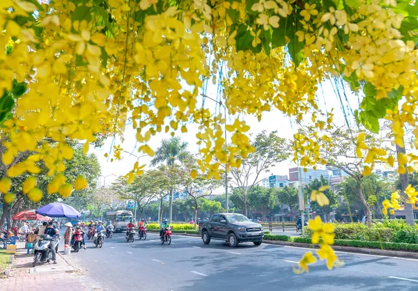 Ciudad Chi Minh Vietnam Febrero 2019 Tráfico Autobuses Bulevar Con — Foto de Stock