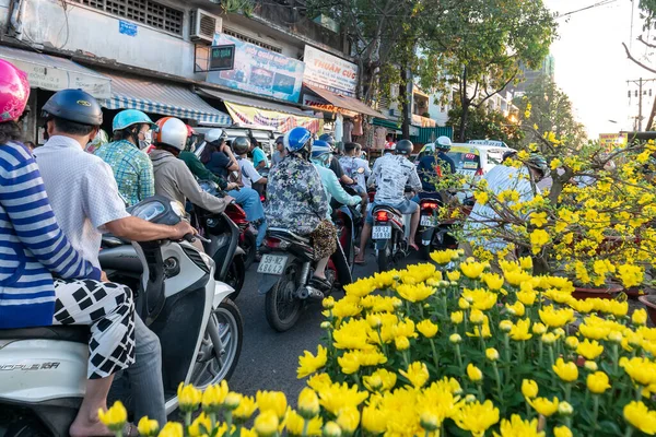 Cidade Chi Minh Vietnã Janeiro 2020 Bustle Comprar Flores Mercado — Fotografia de Stock