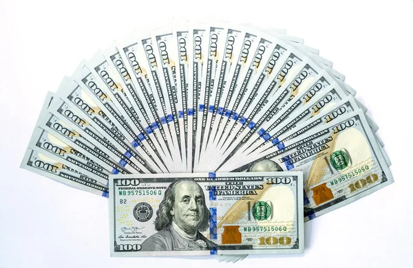 Billets De 100 Dollars Sur Un Groupe D Argent Isole Sur Fond Blanc Concept D Entreprise Et De Finance Ventilateur Retraite Stock Photo Billets De 100 Dollars Sur Un Groupe D Argent Isole Sur Fond Blanc Concept D Entreprise Et De Finance Ventilateur Retraite Stock Photo