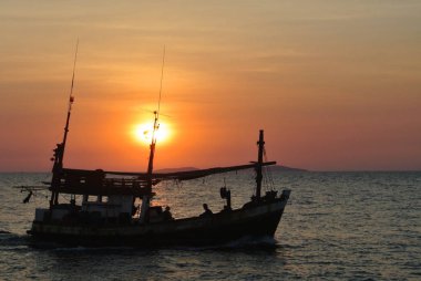 Balıkçı teknesi güneş