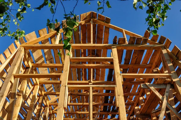Casa de madera en construcción — Foto de Stock