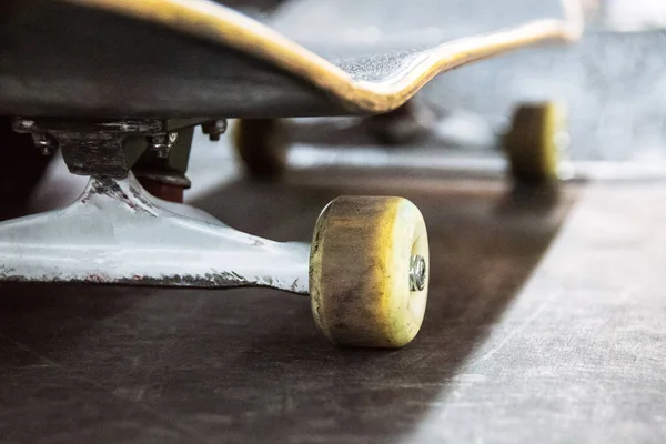 Fechar as peças de skate — Fotografia de Stock