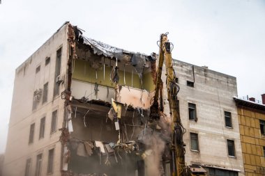 Bina yıkım ile hidrolik crashers