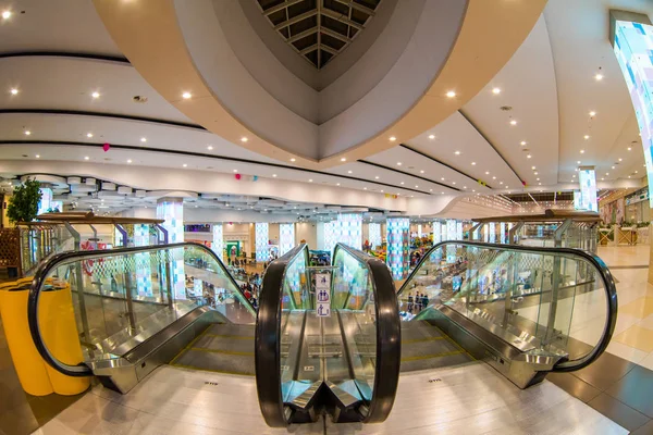 Rolltreppe in Kolumbus-Einkaufszentrum — Stockfoto