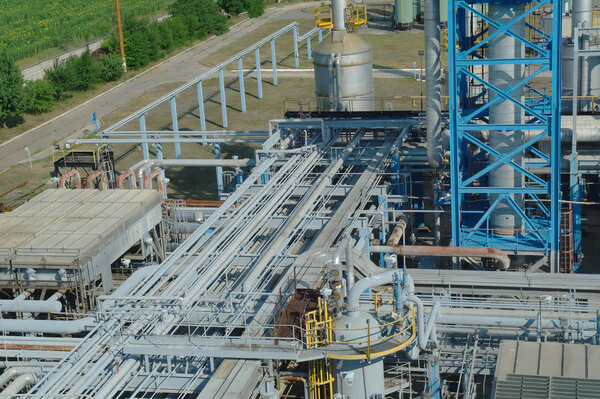 Строительство химического завода
