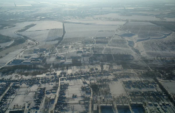 Paisaje invernal de la ciudad desde las alturas. Ucrania . — Foto de Stock