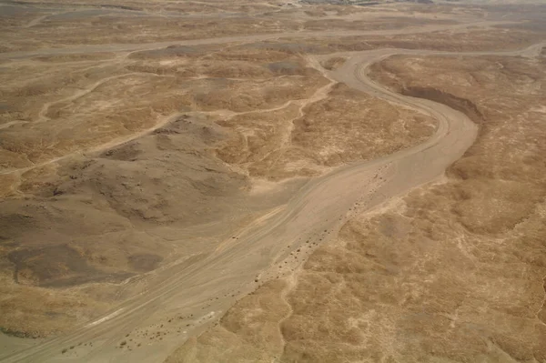 Пустыня с камнями, вид сверху — стоковое фото