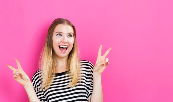 Feliz joven mujer — Foto de Stock