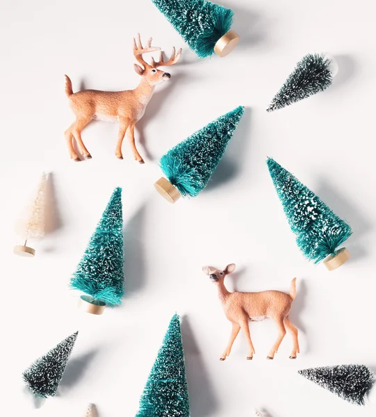 Kerstbomen en herten — Stockfoto