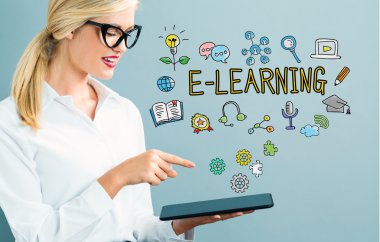 bilgisayar tablet holding iş kadını