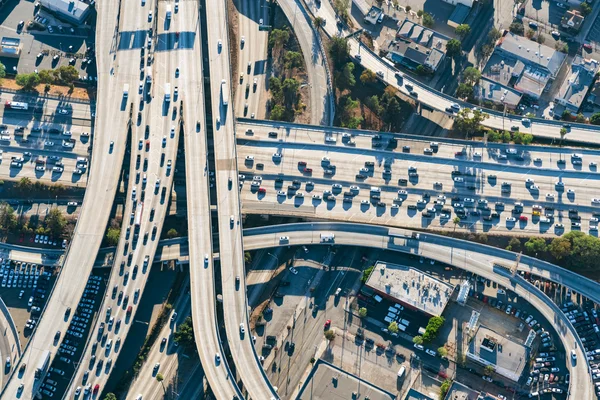 Vista aérea da intersecção da auto-estrada em Los Angeles — Fotografia de Stock