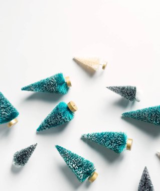 Üstten Görünüm üzerinden küçük Noel ağaçları