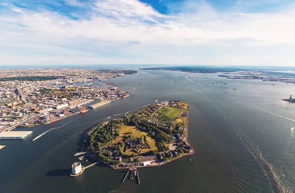Vista aérea de la Isla Governors con Brooklyn al fondo —  Fotos de Stock