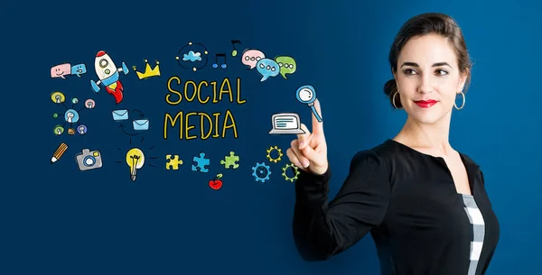 Sociale Media concept met zakenvrouw — Stockfoto