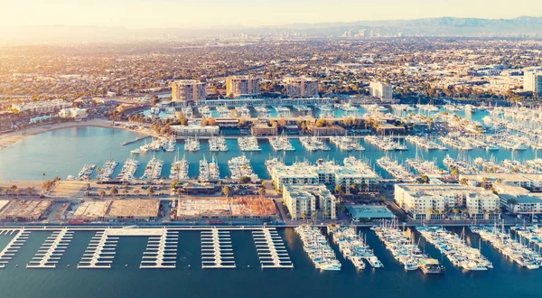 Letecký pohled na Marina del Rey přístav v La — Stock fotografie