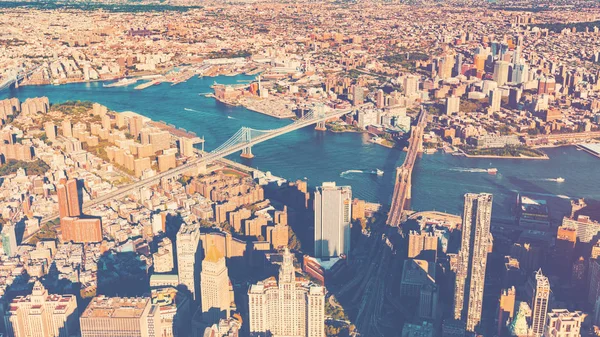 背景にブルックリンとマンハッタンのローワー イースト サイド — ストック写真
