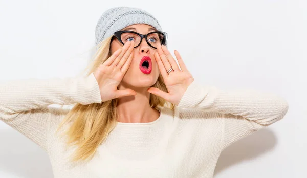 Mujer joven gritando — Foto de Stock