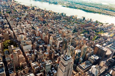 Manhattan 'ın ortasından New York Şehri' nin havadan görüntüsü