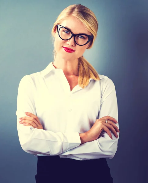 Gelukkig jong vrouw — Stockfoto